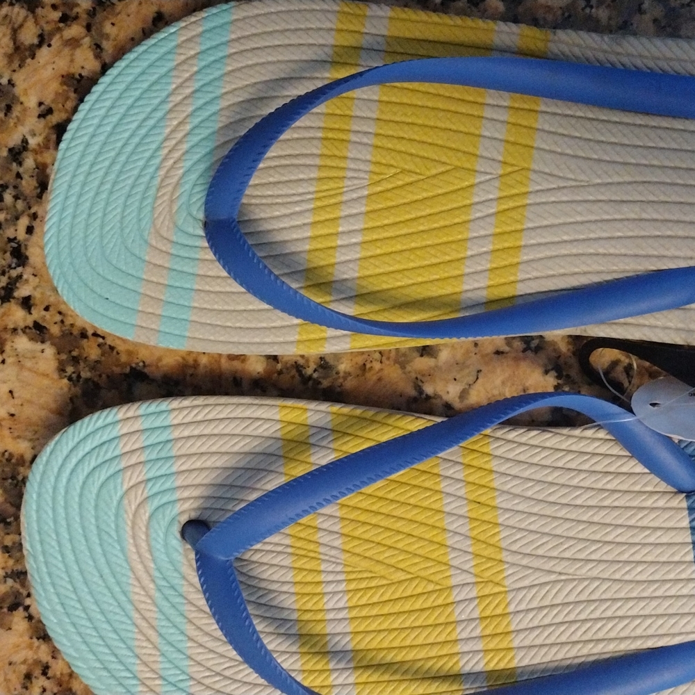 Fun flip flops - Picture 6 of 6